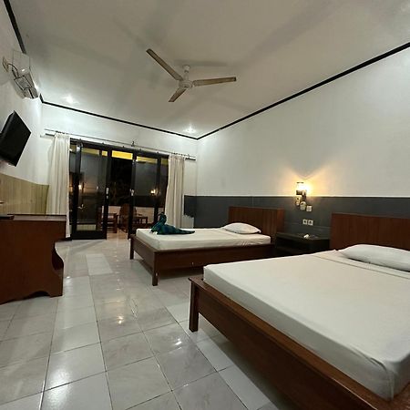 Creative Bungalow Beach Front Gili Trawangan Exterior foto